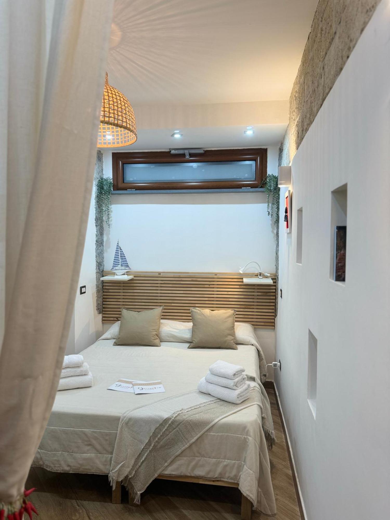 Casa Gennarino Apartment เนเปิลส์ ภายนอก รูปภาพ