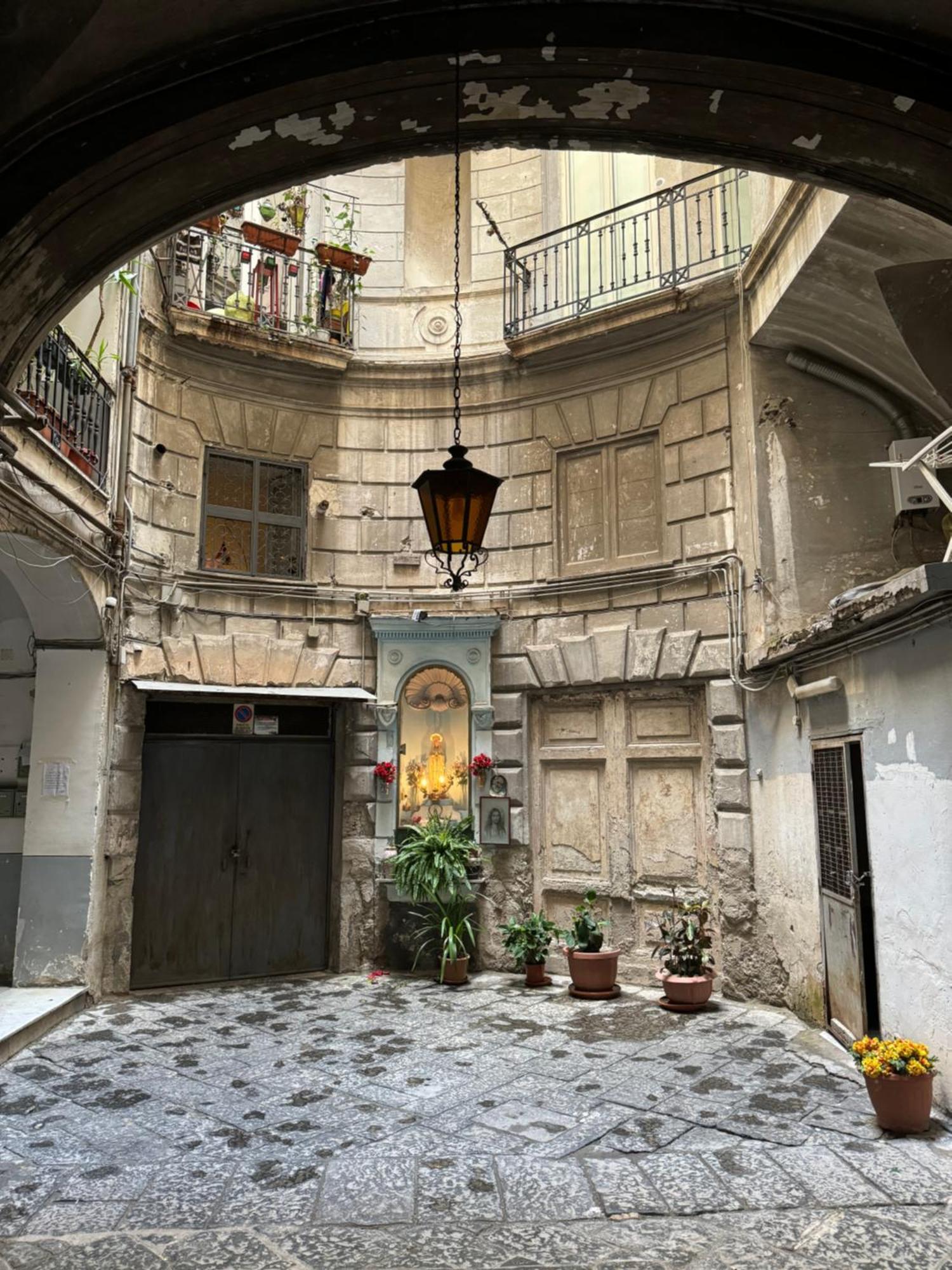 Casa Gennarino Apartment เนเปิลส์ ภายนอก รูปภาพ